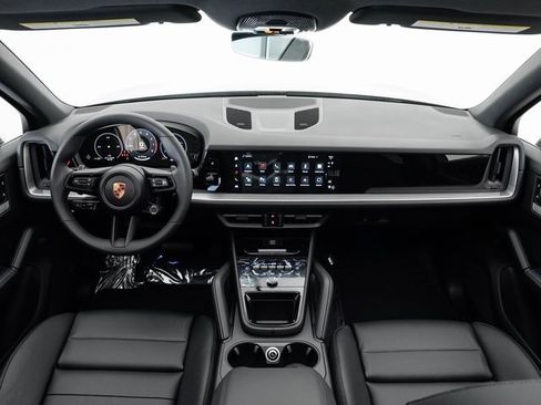 New 2025 Porsche Cayenne image 21