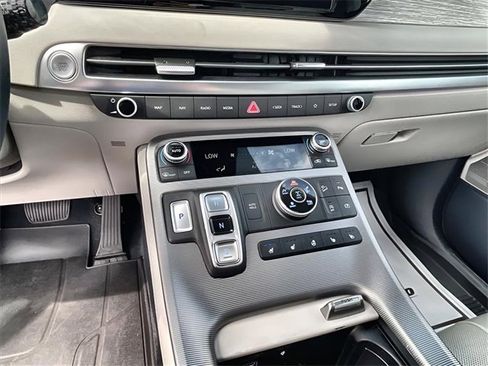Used 2025 Hyundai Palisade Calligraphy image 16