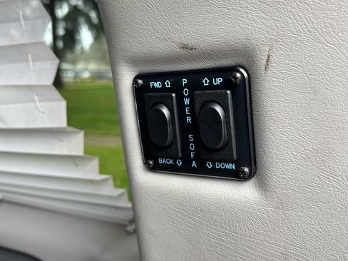 Used 2008 Chevrolet Express 1500 AWD w/ Preferred Equipment Group image 34