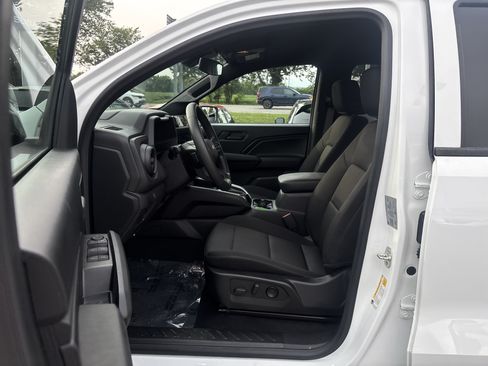 Used 2024 Chevrolet Colorado Trail Boss w/ Technology Package AWD/4WD image 34
