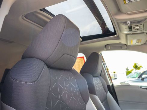 Certified 2025 Toyota RAV4 XLE w/ Convenience Package FWD image 18