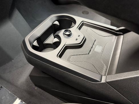 Used 2026 BMW iX xDrive60 image 18