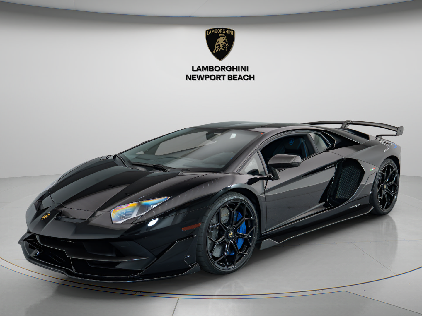 Used 2020 Lamborghini Aventador SVJ AWD/4WD image 3