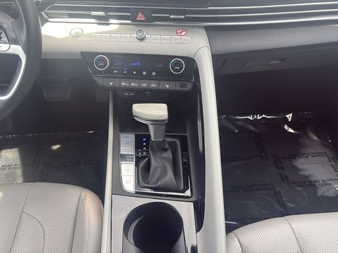 Used 2025 Hyundai Elantra Limited FWD image 15