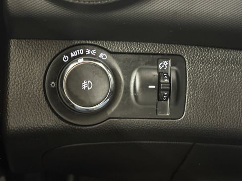 Used 2019 Chevrolet Sonic LT w/ Convenience Package image 18