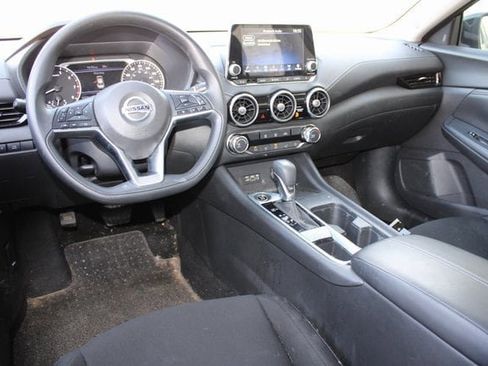 Used 2023 Nissan Sentra SV image 4