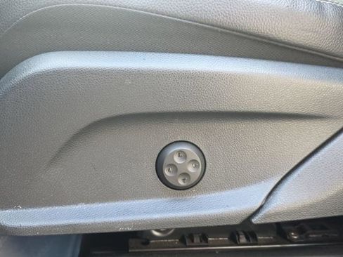 Used 2019 Mercedes-Benz GLC 300 image 29