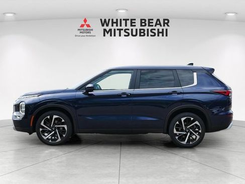 Used 2022 Mitsubishi Outlander SE AWD/4WD image 3