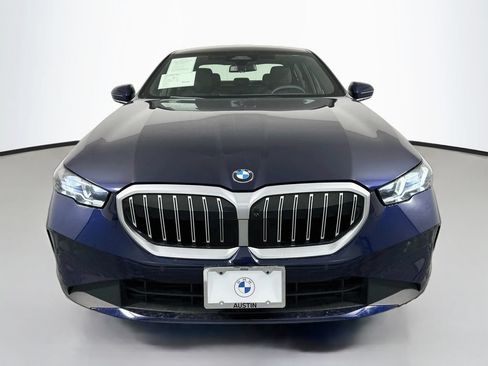 Used 2024 BMW 530i w/ Executive Package RWD image 2