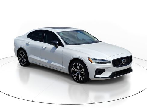 Certified 2024 Volvo S60 B5 Plus FWD image 1