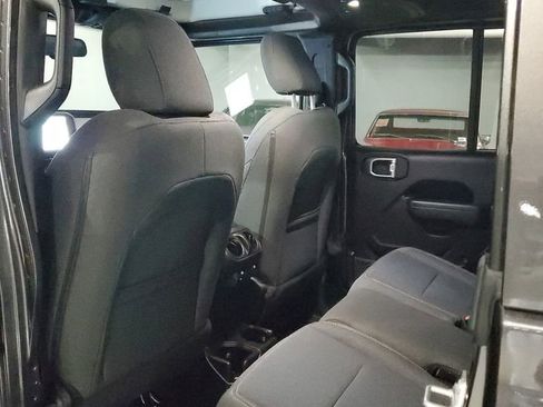 Used 2025 Jeep Gladiator Sport image 14