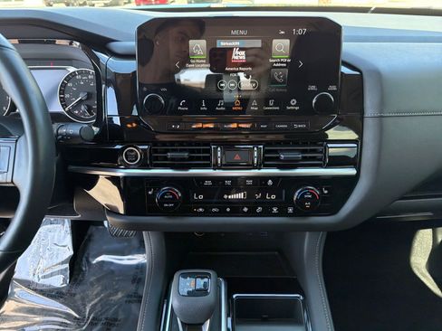 Certified 2024 Nissan Pathfinder SL image 14