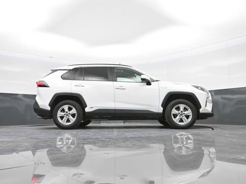 Used 2021 Toyota RAV4 XLE w/ Convenience Package image 42