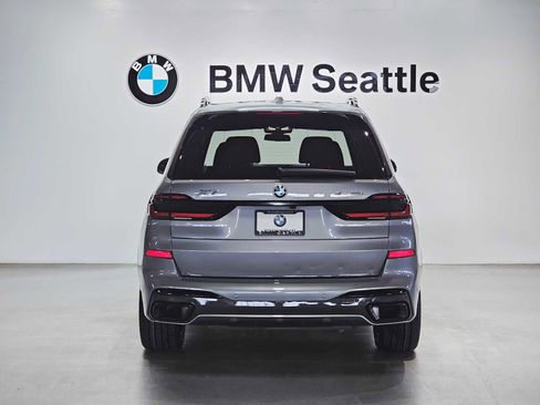 Used 2024 BMW X7 xDrive40i w/ M Sport Package image 5