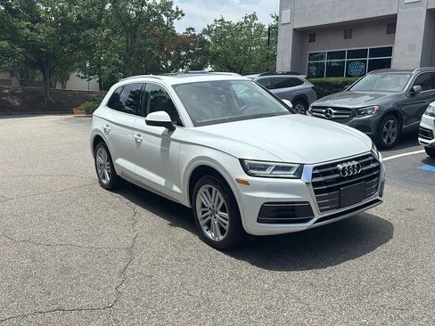 Used 2018 Audi Q5 2.0T Premium Plus w/ Premium Plus Package AWD/4WD image 3