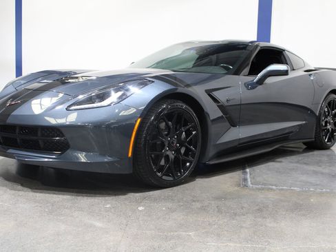 Used 2019 Chevrolet Corvette Stingray Coupe w/ Carbon Flash Badge Package RWD image 6