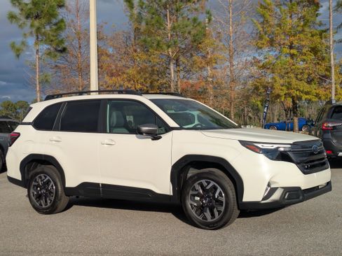 Used 2026 Subaru Forester Premium AWD/4WD image 2