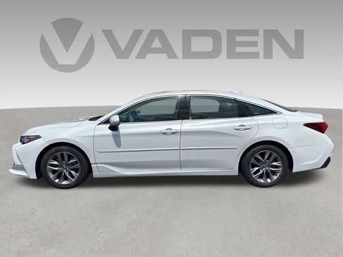 Used 2020 Toyota Avalon XLE w/ Moonroof Package FWD image 19