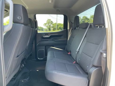 Used 2024 Chevrolet Silverado 1500 LT w/ Z71 Off-Road Package AWD/4WD image 20
