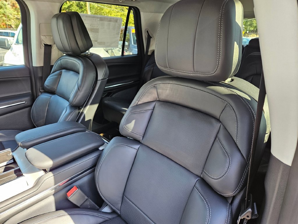 New 2027 Lincoln Navigator Reserve AWD/4WD image 19