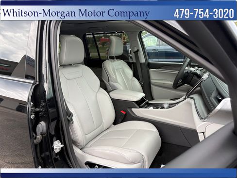 Used 2023 Jeep Grand Cherokee Overland w/ Luxury Tech Group IV AWD/4WD image 42