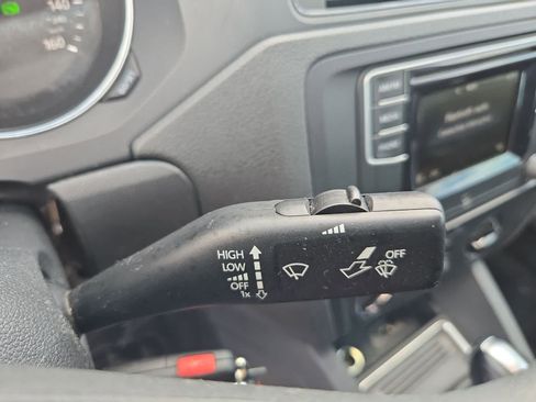 Used 2016 Volkswagen Jetta S FWD image 23