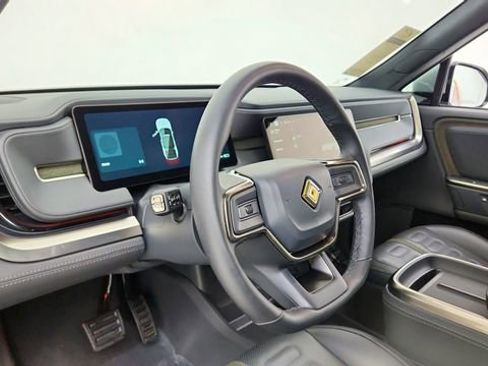 Used 2025 Rivian R1S Adventure image 20