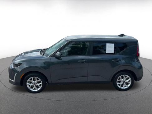 Used 2025 Kia Soul LX w/ LX Technology Package FWD image 9