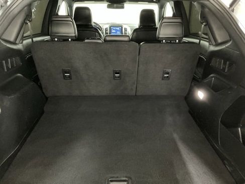 Used 2022 Ford Edge ST-Line image 16