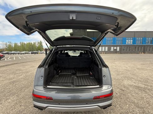 Used 2022 Audi SQ7 Prestige w/ Prestige Package image 48