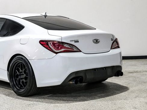 Used 2016 Hyundai Genesis Coupe 3.8 image 13