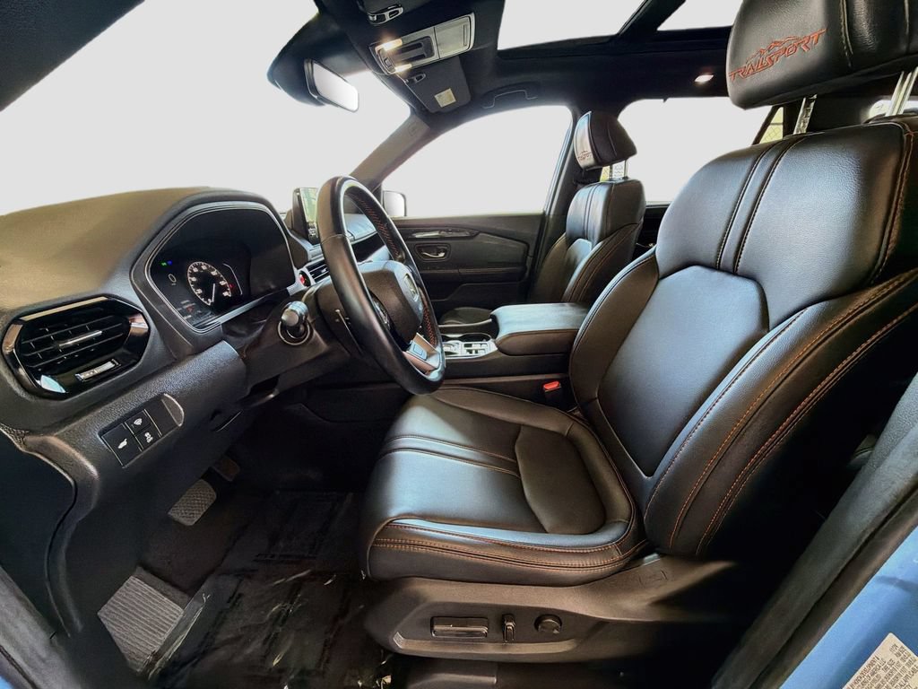Used 2025 Honda Pilot TrailSport image 19
