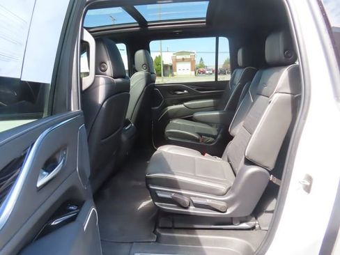 Used 2022 Cadillac Escalade ESV Sport w/ Touring Package AWD/4WD image 22