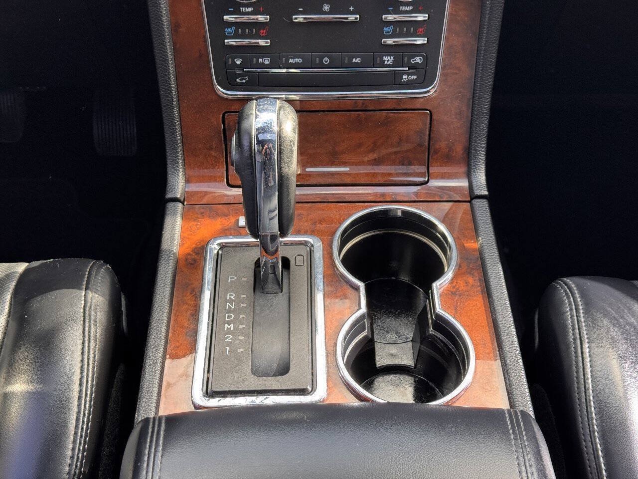 Used 2017 Lincoln Navigator Select RWD image 26