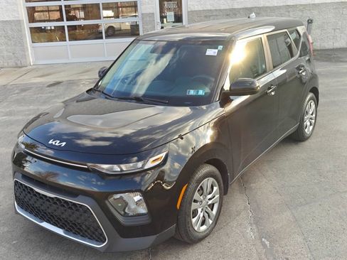 Used 2022 Kia Soul LX image 8