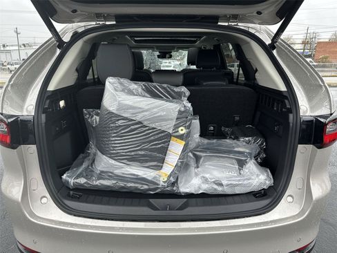 New 2026 MAZDA CX-90 Plug-In Hybrid w/Premium Sport AWD/4WD image 25
