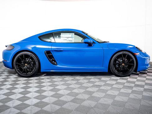 Used 2025 Porsche 718 Cayman image 8