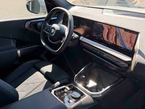 Used 2025 BMW X3 xDrive30i w/ Convenience Package image 3