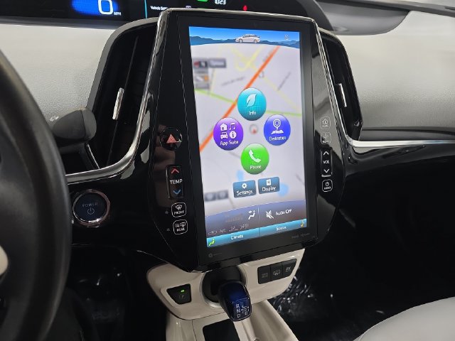 Used 2017 Toyota Prius Prime Premium FWD image 19