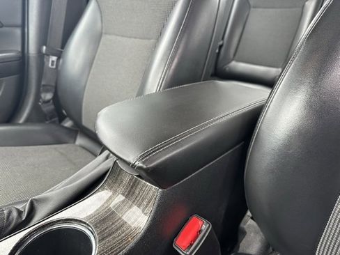 Used 2016 Chevrolet Malibu LT image 11