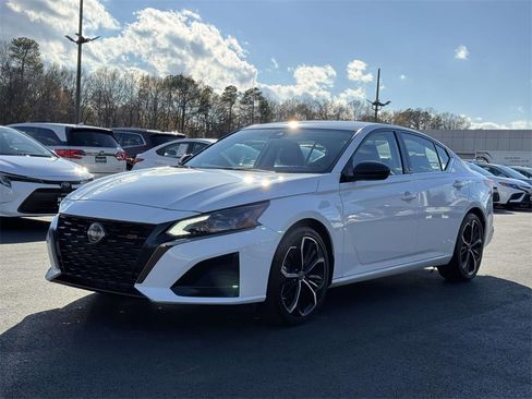Used 2023 Nissan Altima 2.5 SR image 24
