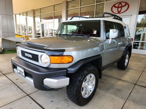 Used 2010 Toyota FJ Cruiser Base image 6