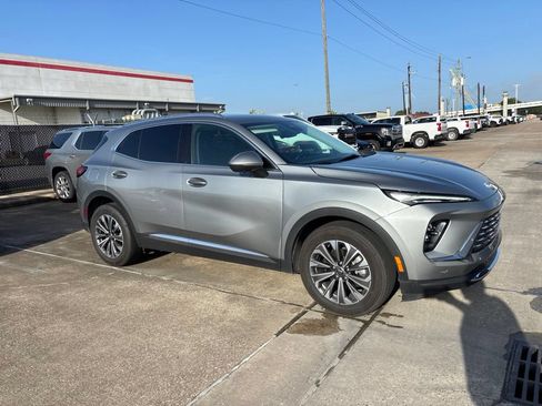 Used 2024 Buick Envision Preferred AWD/4WD image 4