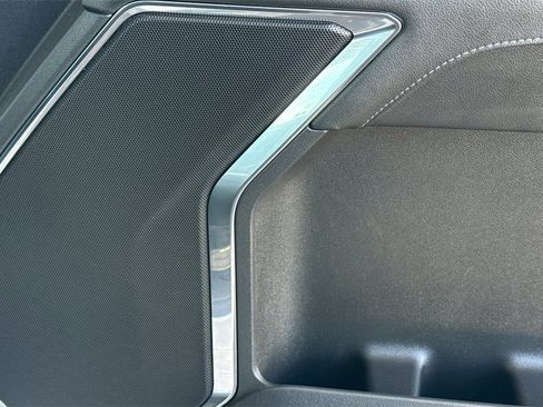 Used 2024 Chevrolet Silverado 2500 LT w/ Convenience Package image 26