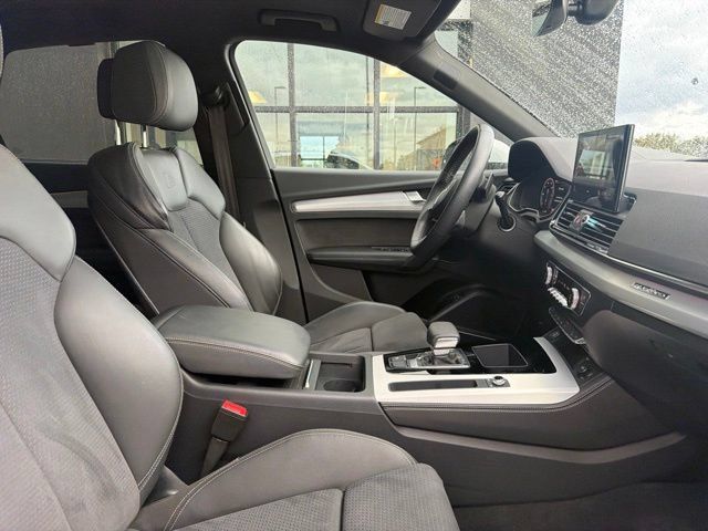Used 2023 Audi Q5 e Prestige AWD/4WD image 11