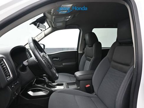 Used 2024 Nissan Frontier SV w/ SV Convenience Package image 15