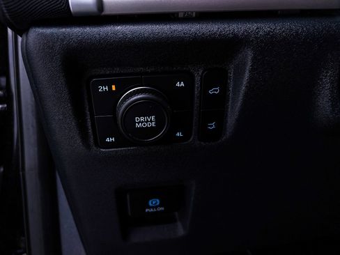 Used 2025 Ford Expedition Max Active AWD/4WD image 4
