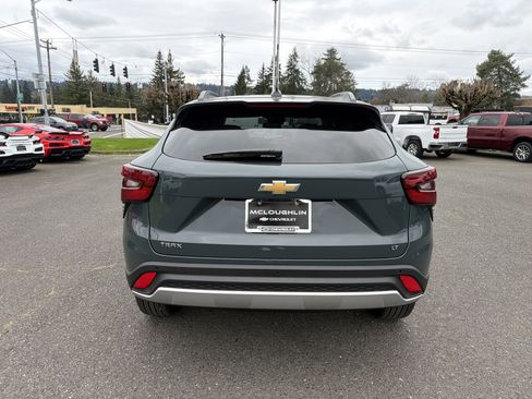 New 2026 Chevrolet Trax LT w/ Driver Confidence Package image 4