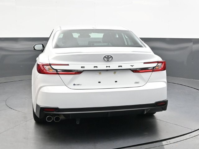Used 2025 Toyota Camry SE FWD image 5