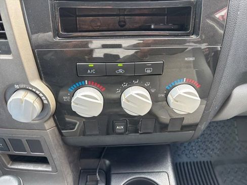 Used 2010 Toyota Tundra 4x4 CrewMax image 26